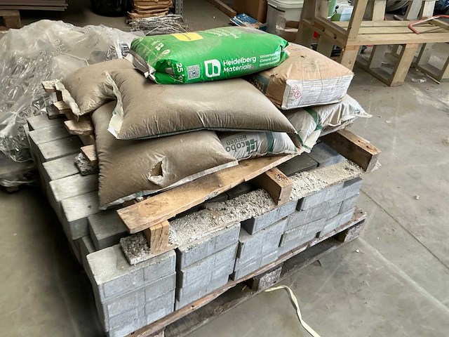 Partij beton klinkers - afbeelding 3 van  4