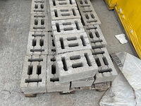 Partij betonblokken - afbeelding 2 van  3