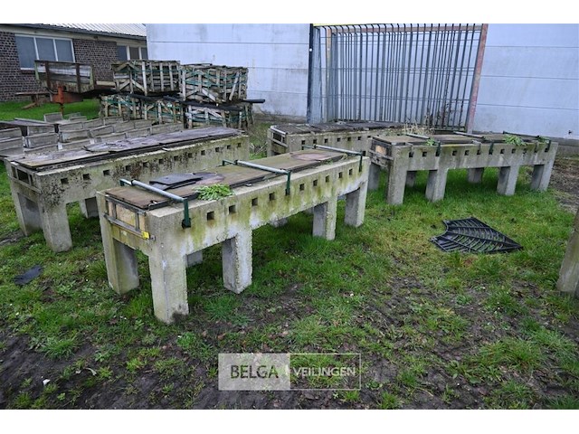 Partij betonnen barbecues - afbeelding 1 van  7