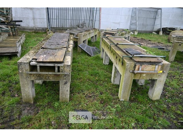 Partij betonnen barbecues - afbeelding 2 van  7