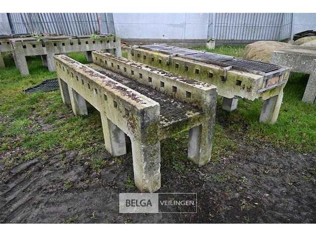 Partij betonnen barbecues - afbeelding 3 van  7