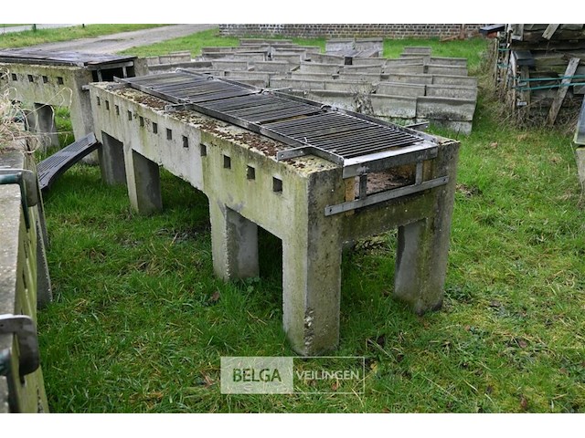 Partij betonnen barbecues - afbeelding 5 van  7