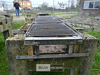 Partij betonnen barbecues - afbeelding 6 van  7