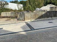Partij betonnen blokken en keerwanden - afbeelding 2 van  21