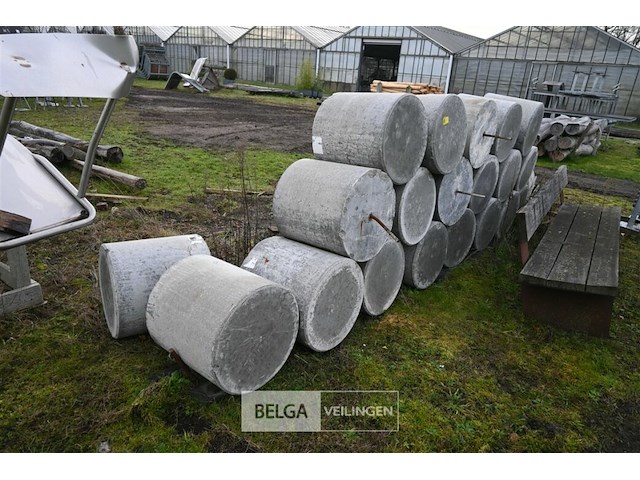 Partij betonnen draai-elementen - afbeelding 1 van  5
