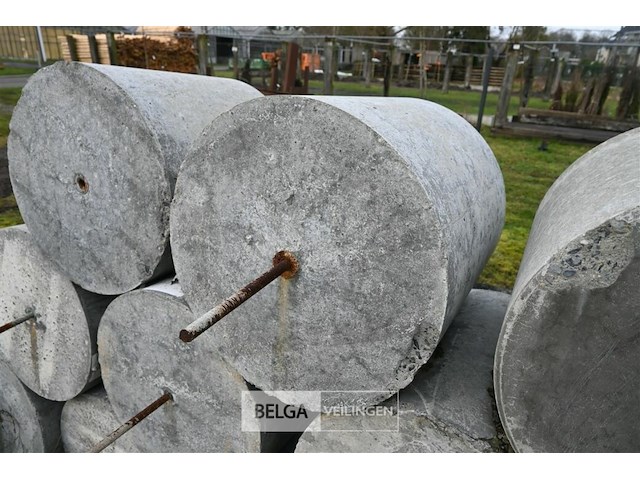 Partij betonnen draai-elementen - afbeelding 4 van  5