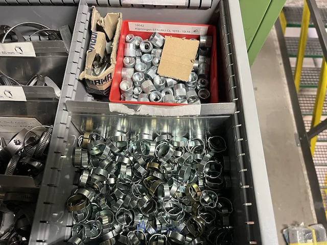 Partij beugels en klembanden - afbeelding 14 van  98