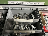 Partij beugels en klembanden - afbeelding 19 van  98