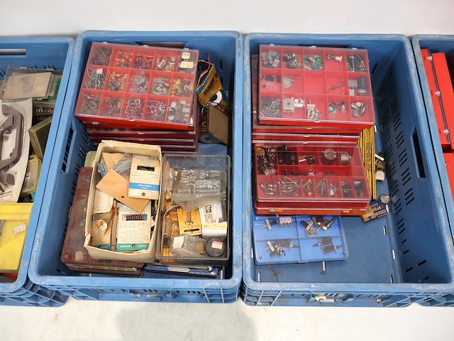 Partij bevestiging & elektrisch materiaal - afbeelding 9 van  15
