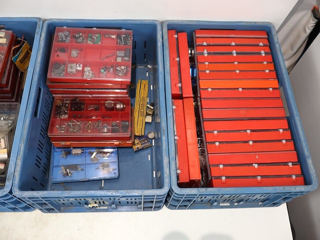 Partij bevestiging & elektrisch materiaal - afbeelding 10 van  15