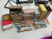 Partij bevestigingen - afbeelding 1 van  7