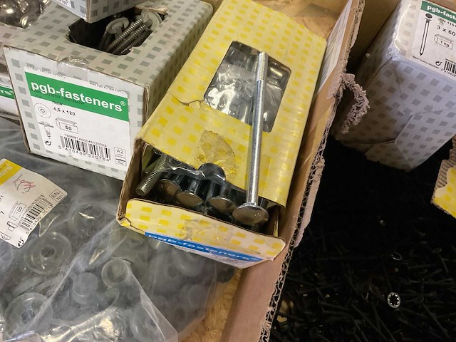 Partij bevestigingen - afbeelding 7 van  12