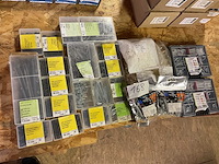 Partij bevestigingen - afbeelding 1 van  8