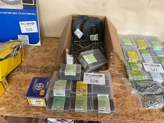 Partij bevestigingen - afbeelding 1 van  9