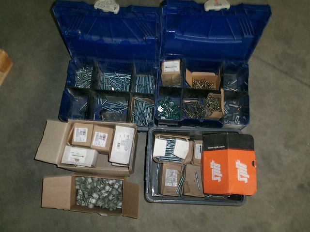 Partij bevestigingsmateriaal - stokeinden, doken, ankerbouten, buisklemmen & montagemateriaal - afbeelding 1 van  8