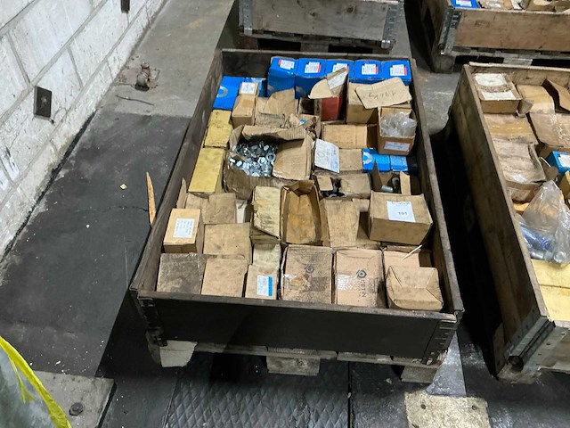 Partij bevestigingsmateriaal - afbeelding 1 van  11