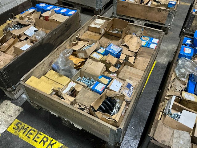 Partij bevestigingsmateriaal - afbeelding 1 van  10