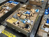 Partij bevestigingsmateriaal - afbeelding 1 van  10