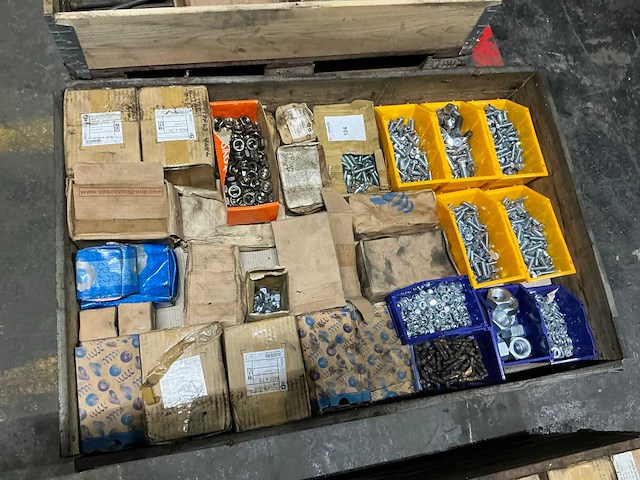 Partij bevestigingsmateriaal - afbeelding 2 van  9