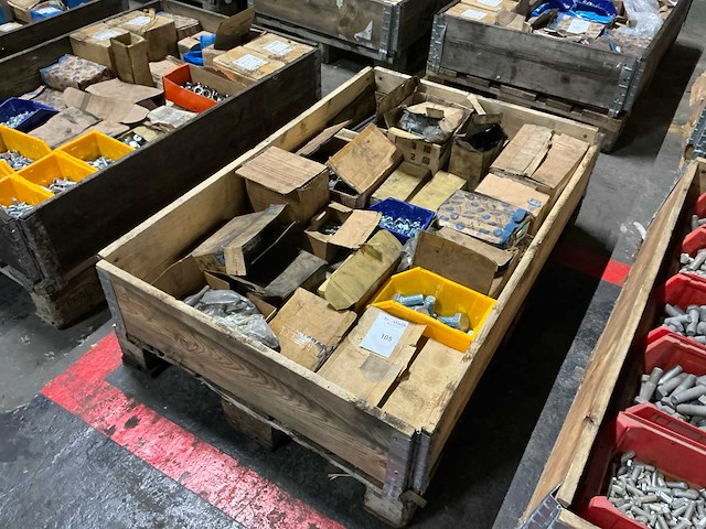 Partij bevestigingsmateriaal - afbeelding 1 van  11