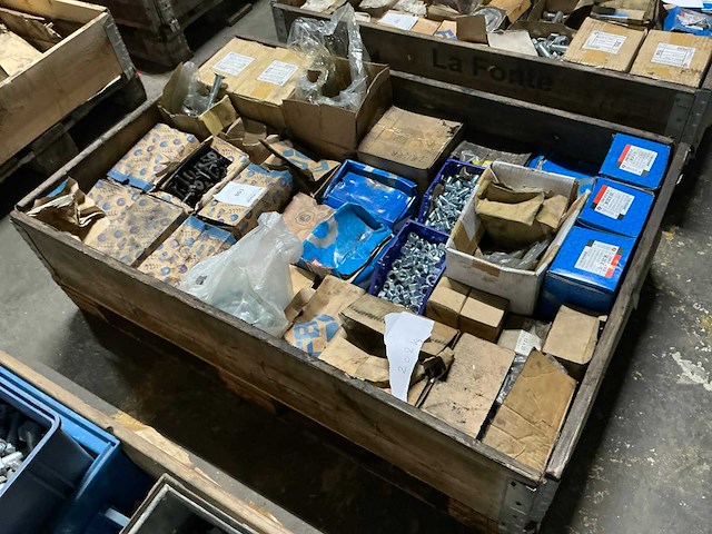 Partij bevestigingsmateriaal - afbeelding 1 van  10