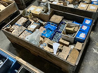 Partij bevestigingsmateriaal - afbeelding 1 van  10