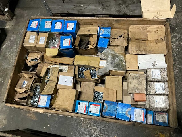 Partij bevestigingsmateriaal - afbeelding 7 van  14