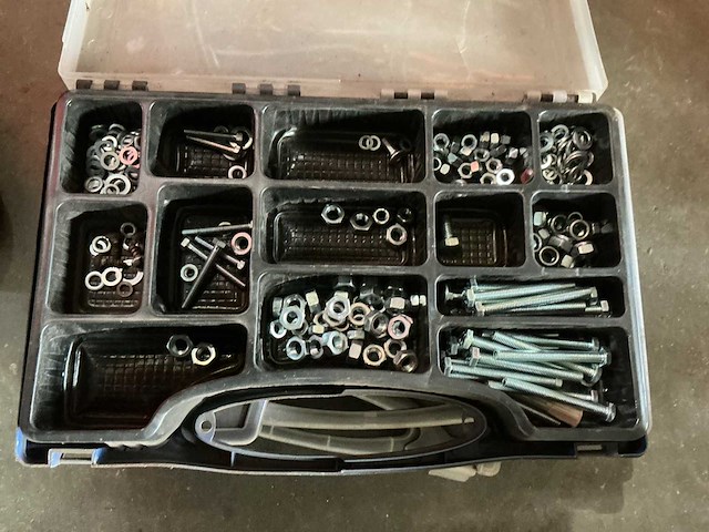 Partij bevestigingsmateriaal - afbeelding 2 van  4