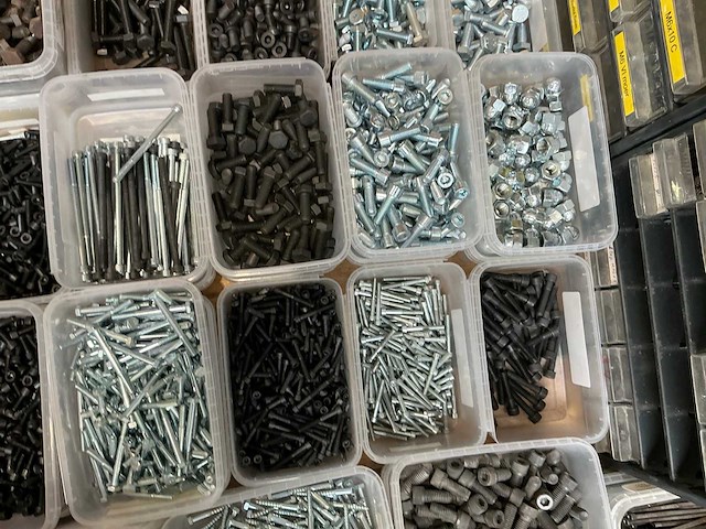 Partij bevestigingsmateriaal - afbeelding 9 van  11