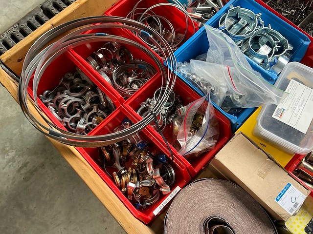 Partij bevestigingsmateriaal - afbeelding 5 van  8