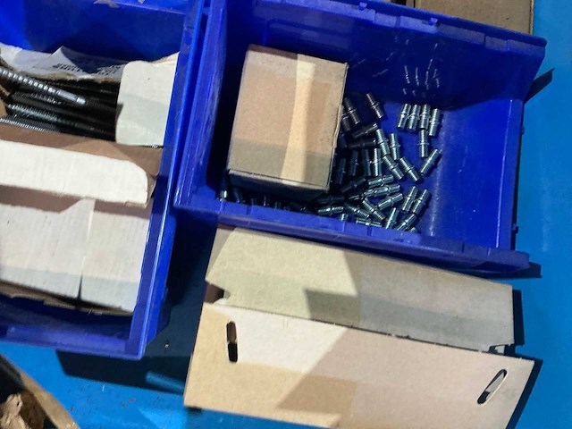 Partij bevestigingsmateriaal - afbeelding 2 van  12