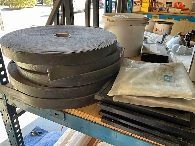 Partij bevestigingsmateriaal - afbeelding 32 van  85