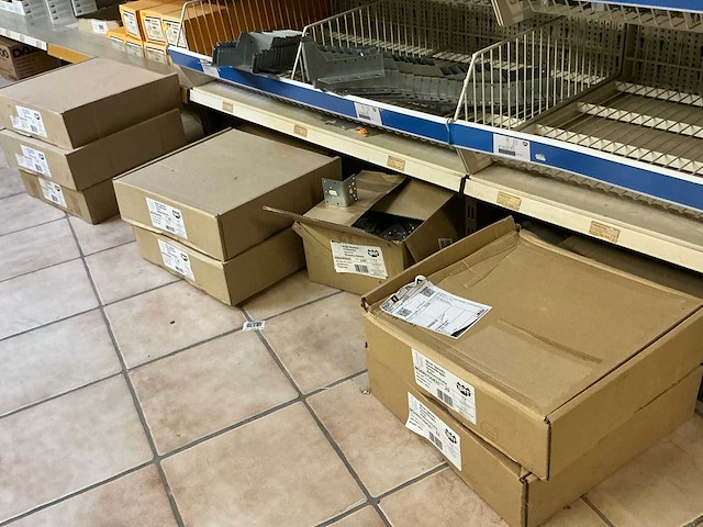 Partij bevestigingsmateriaal - afbeelding 25 van  32