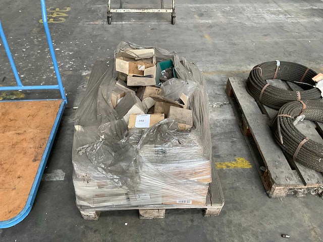 Partij bevestigingsmateriaal - afbeelding 1 van  5