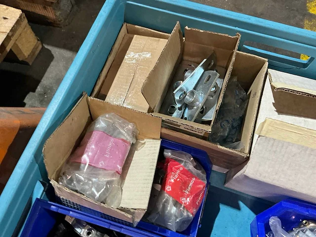 Partij bevestigingsmateriaal - afbeelding 14 van  16