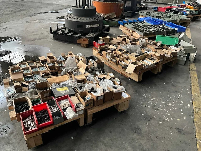 Partij bevestigingsmateriaal - afbeelding 1 van  8