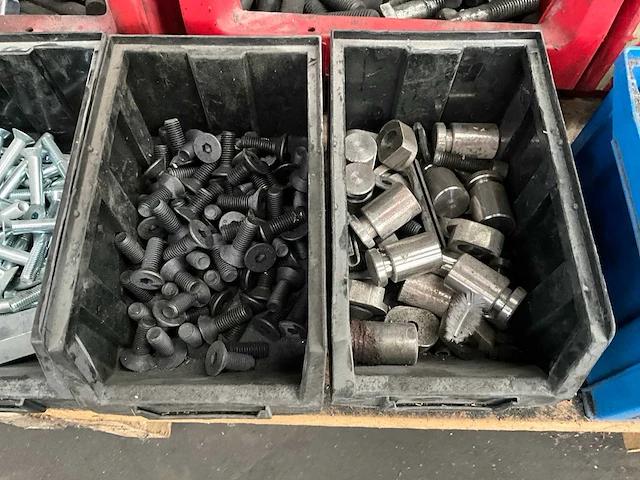 Partij bevestigingsmateriaal - afbeelding 20 van  47