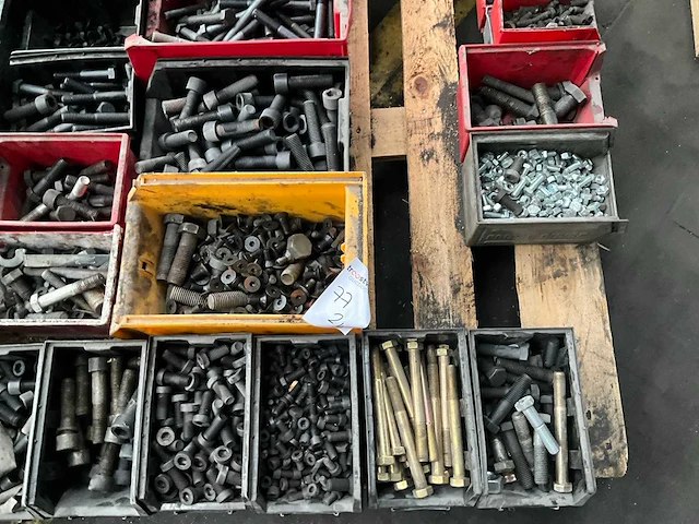 Partij bevestigingsmateriaal - afbeelding 47 van  47