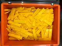 Partij bevestigingsmaterialen en uitvulplaatjes - afbeelding 4 van  22