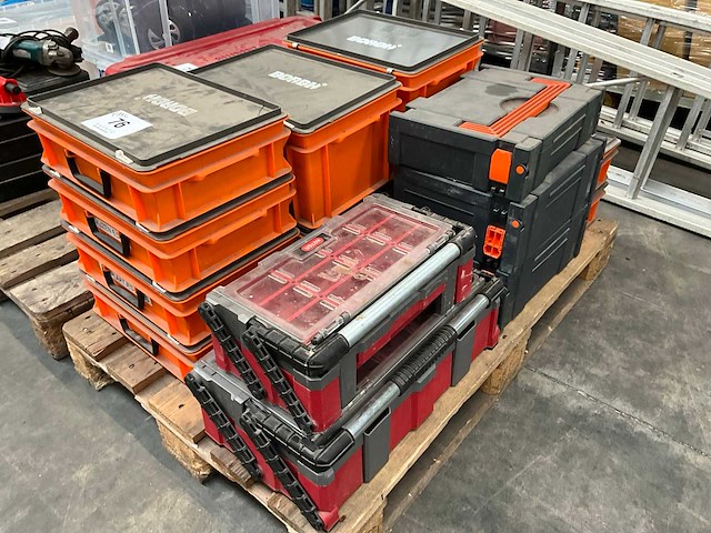 Partij bevestigingsmaterialen en uitvulplaatjes - afbeelding 12 van  22