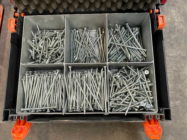 Partij bevestigingsmaterialen en uitvulplaatjes - afbeelding 18 van  22