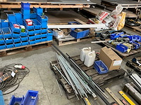 Partij bevestigingsmaterialen - afbeelding 1 van  4