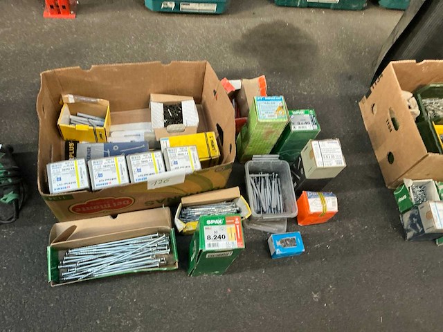 Partij bevestigingsmaterialen - afbeelding 1 van  4