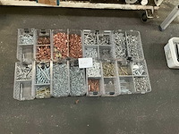 Partij bevestigingsmaterialen - afbeelding 1 van  4