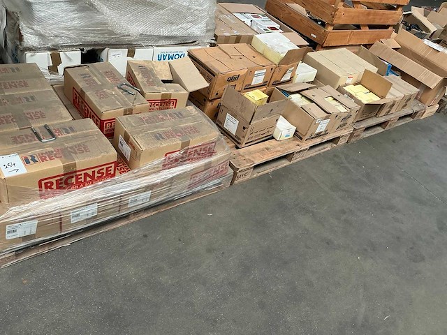 Partij bevestigingsmaterialen - afbeelding 1 van  10