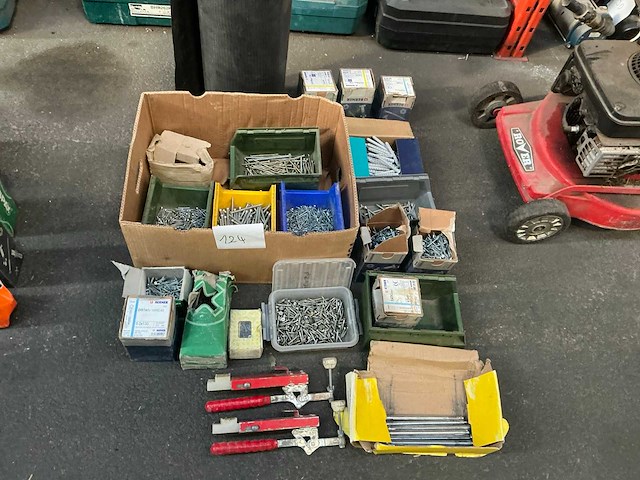 Partij bevestigingsmaterialen - afbeelding 1 van  3