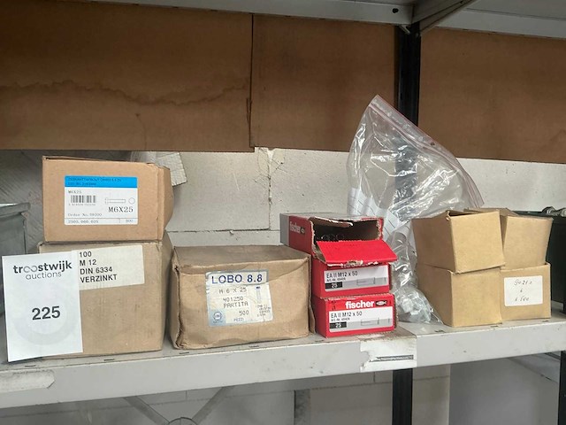 Partij bevestigingsmaterialen - afbeelding 1 van  8