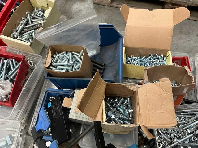 Partij bevestigingsmaterialen - afbeelding 16 van  16