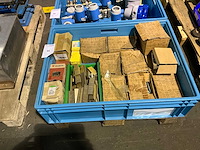 Partij bevestigingsmaterialen - afbeelding 1 van  6