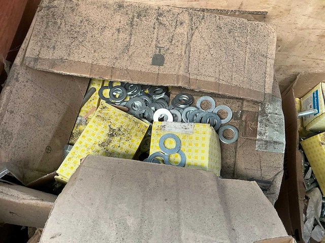 Partij bevestigingsmaterialen - afbeelding 2 van  10